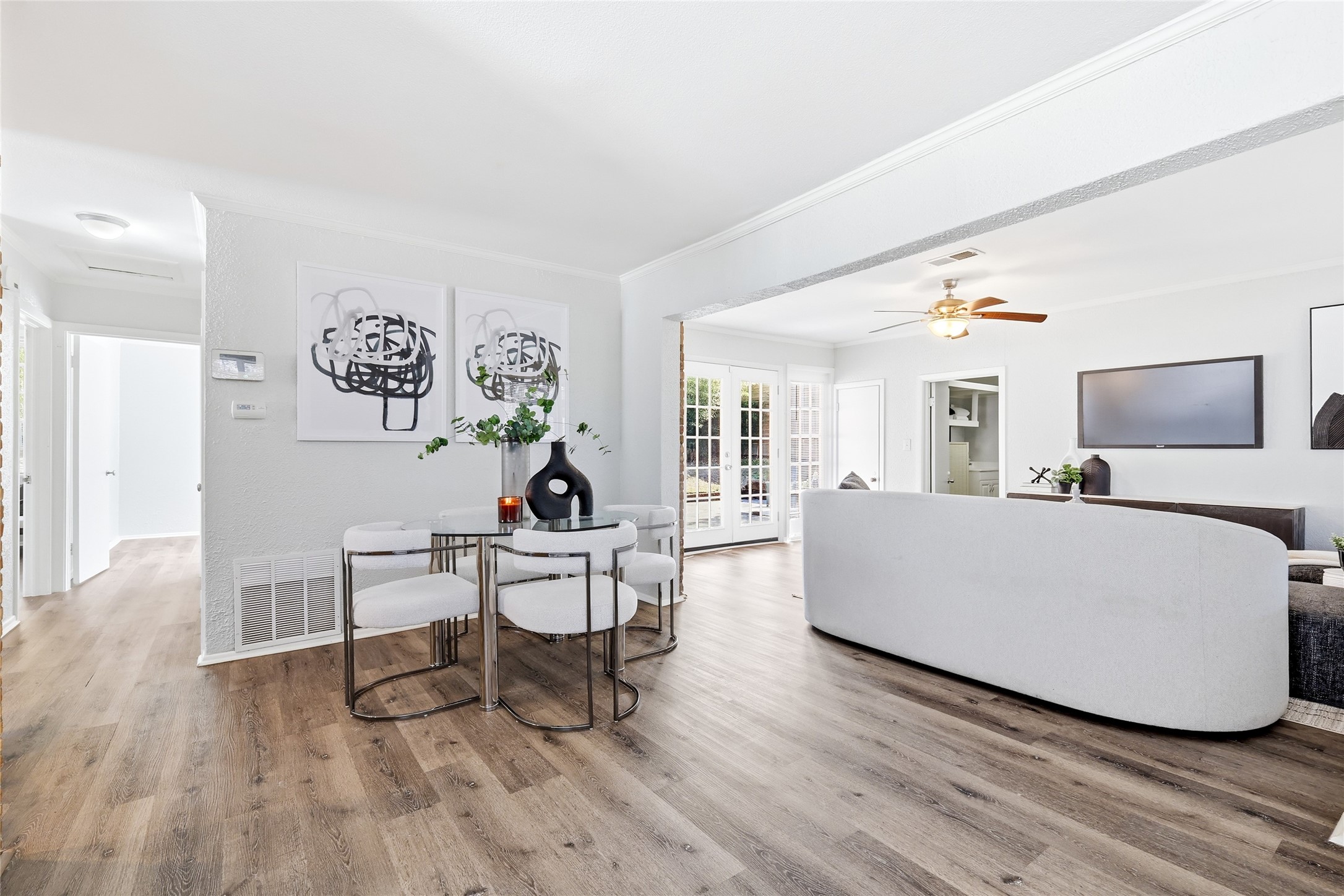 10208 Lake Gardens Drive