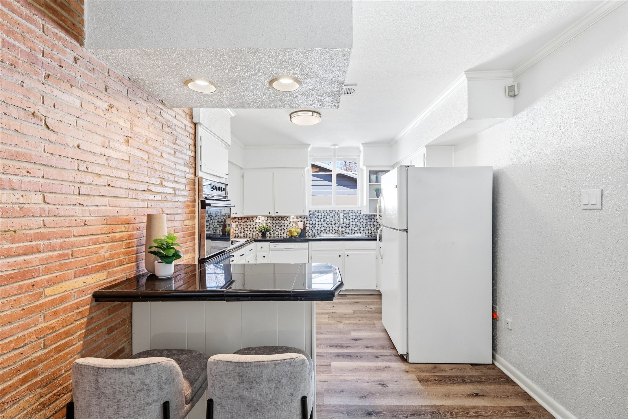 10208 Lake Gardens Drive