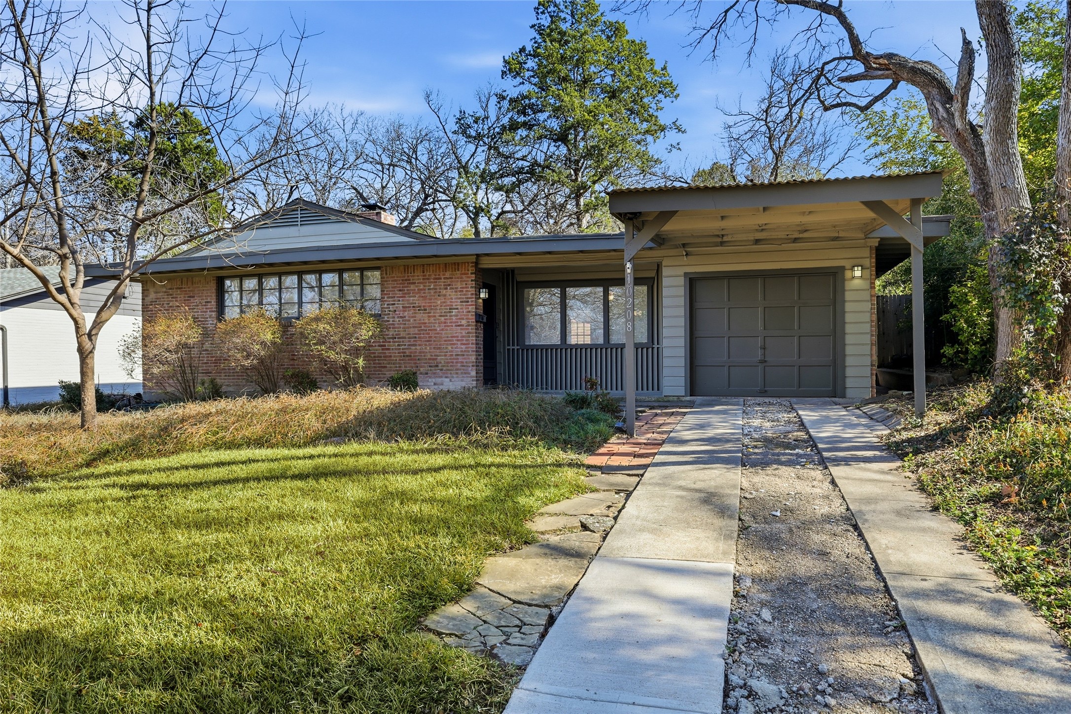 10208 Lake Gardens Drive