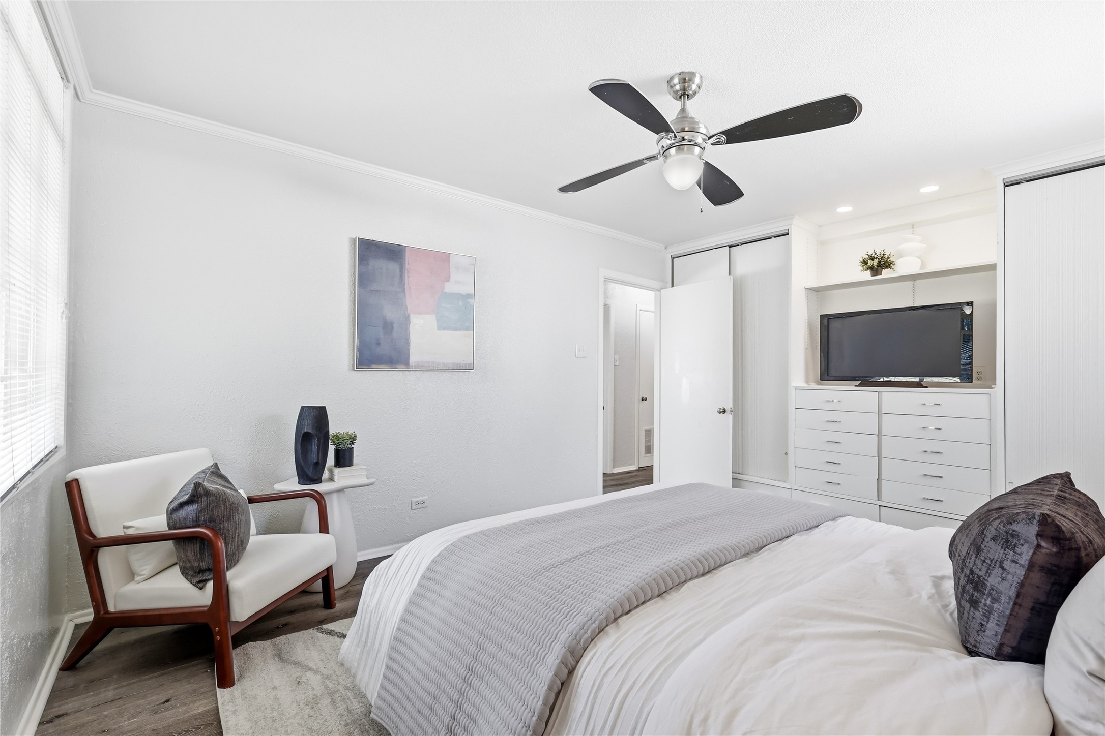 10208 Lake Gardens Drive