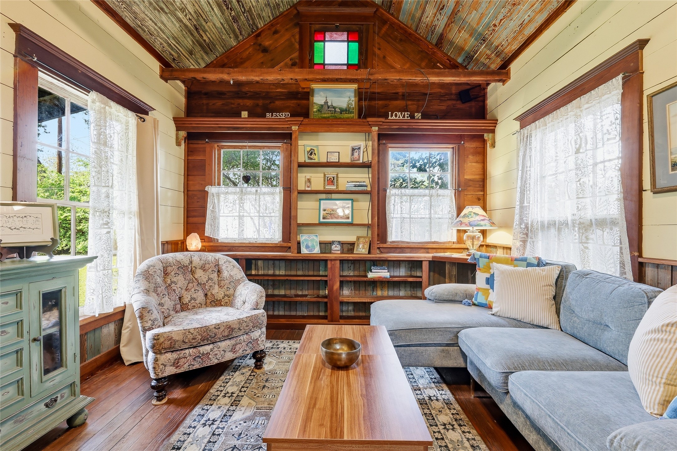 9204 Hermosa Drive