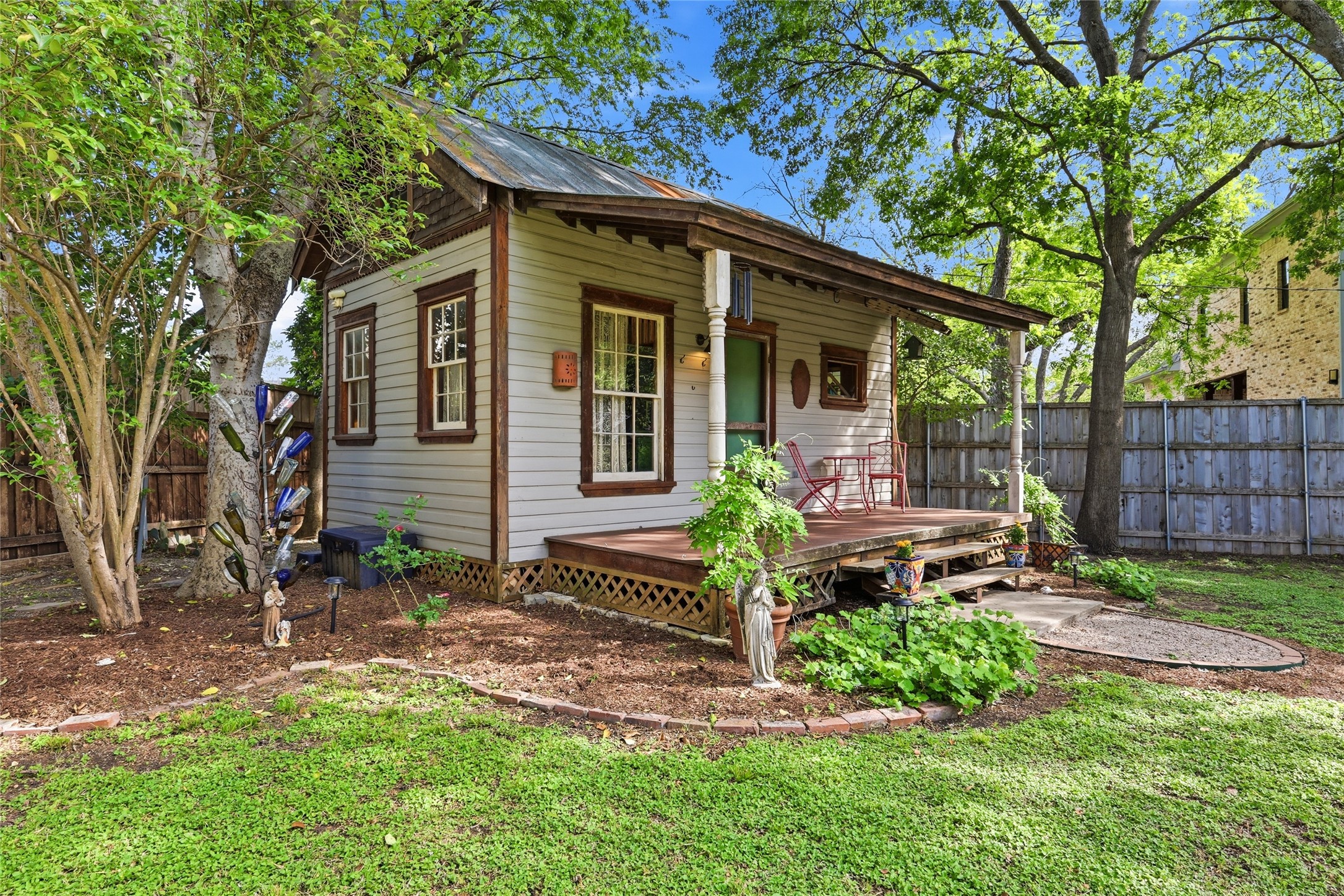 9204 Hermosa Drive