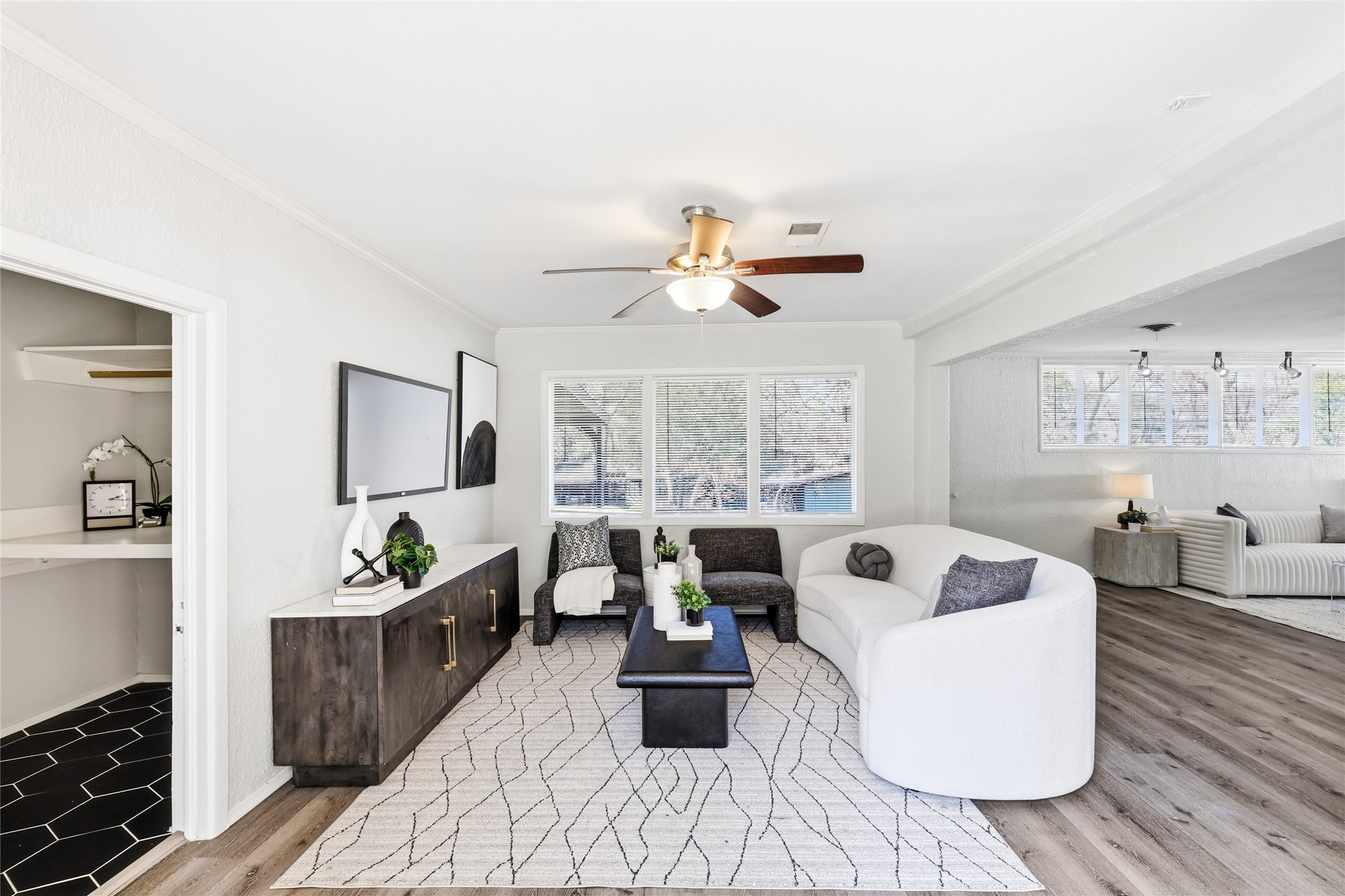 10208 Lake Gardens Drive