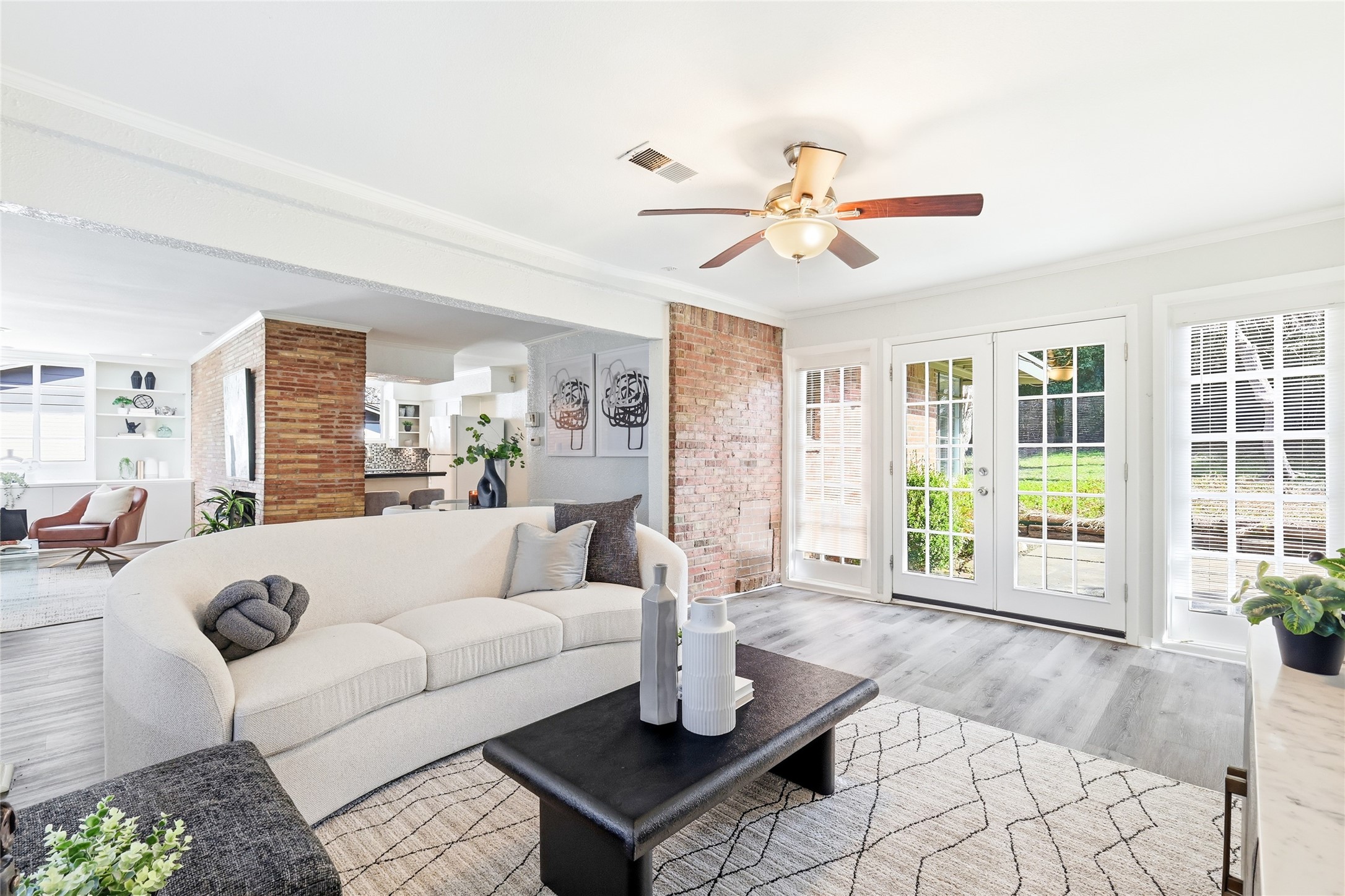 10208 Lake Gardens Drive