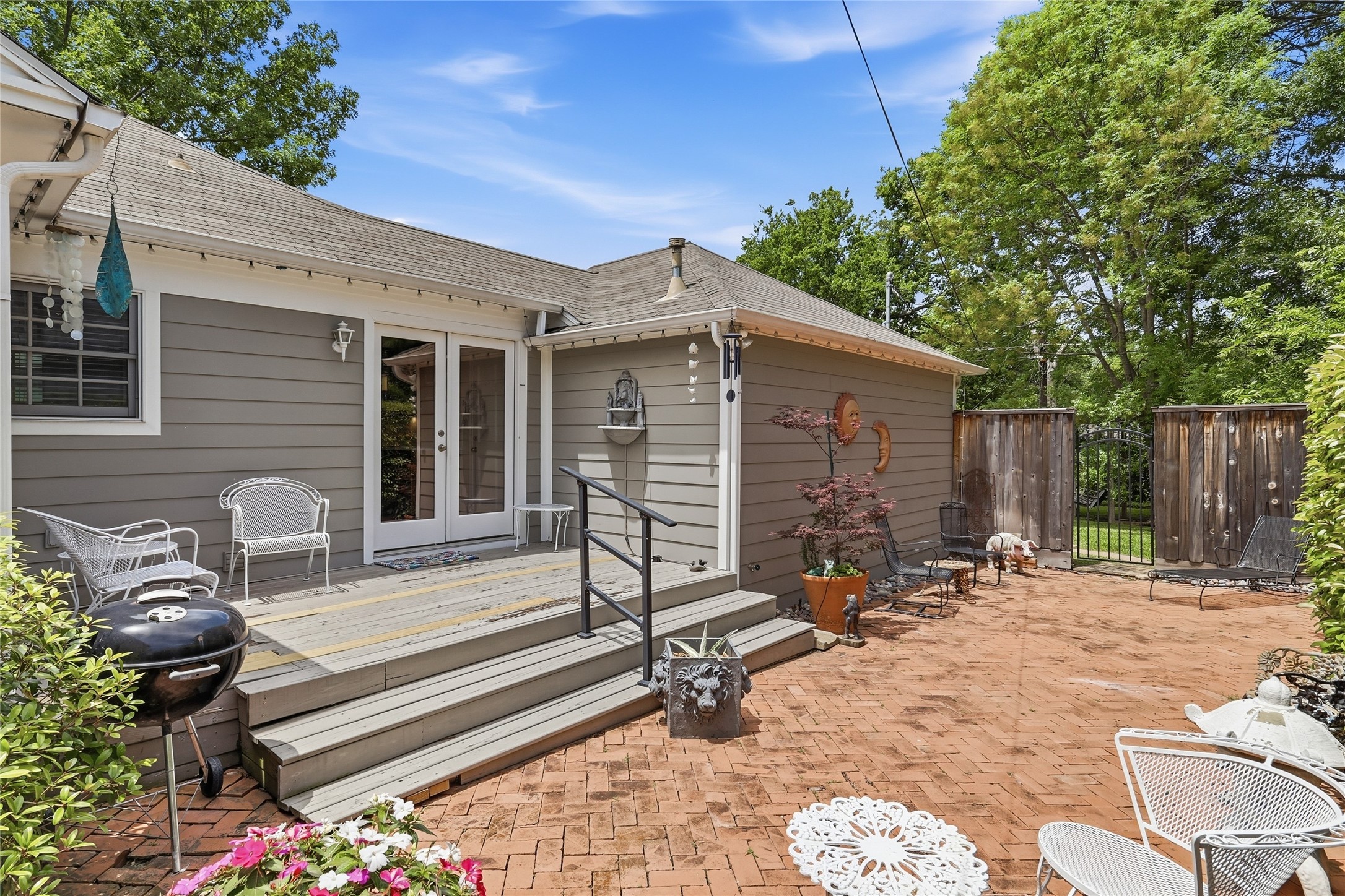 9003 Santa Clara Drive