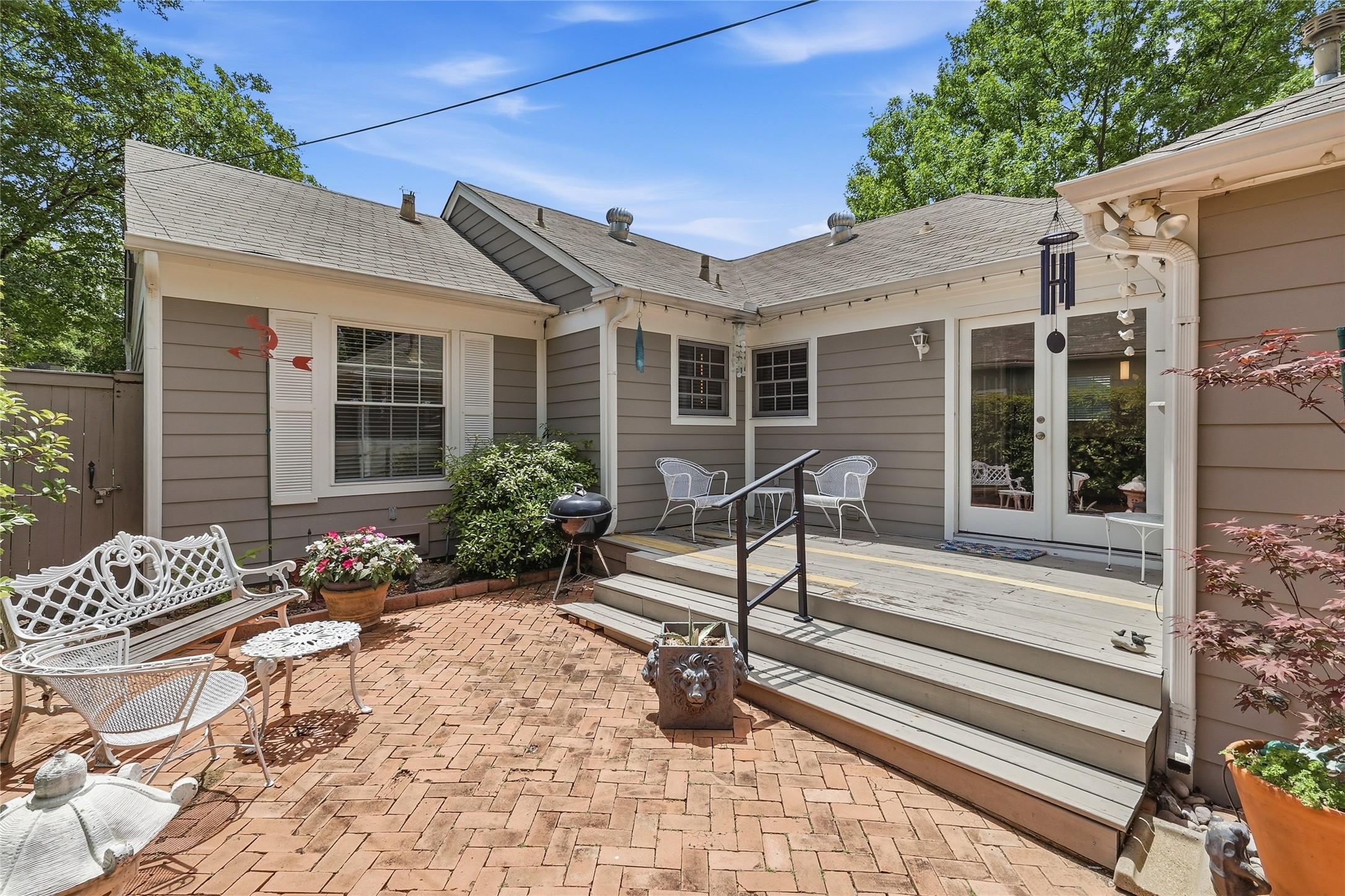 9003 Santa Clara Drive