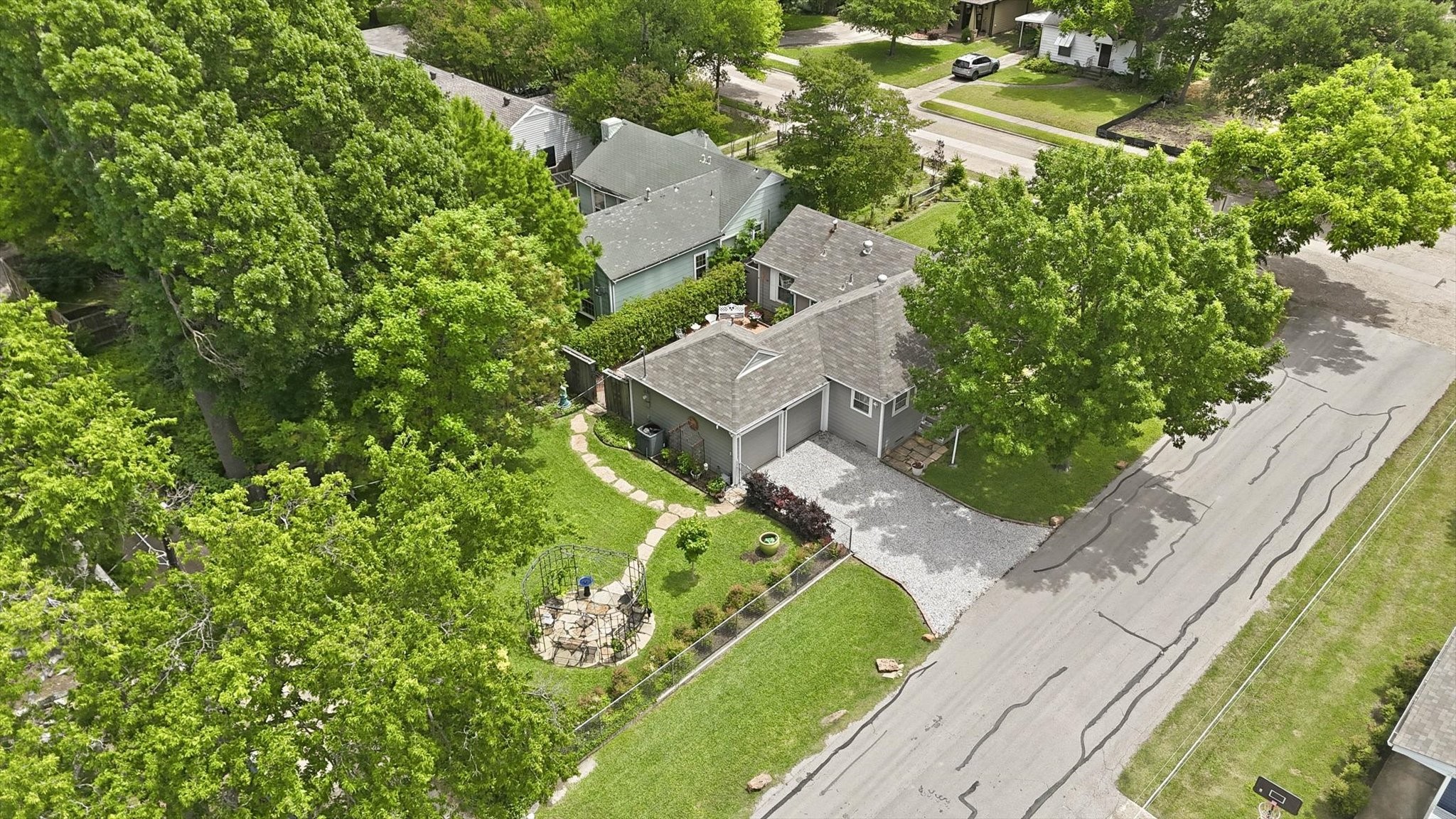 9003 Santa Clara Drive