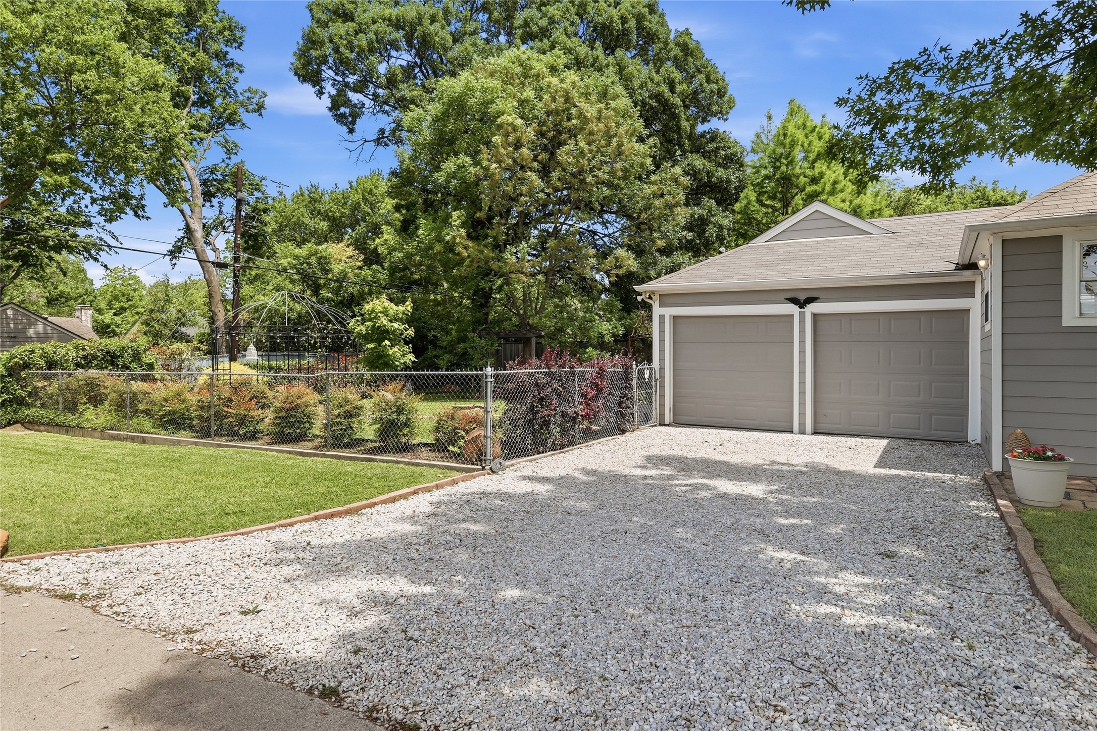 9003 Santa Clara Drive