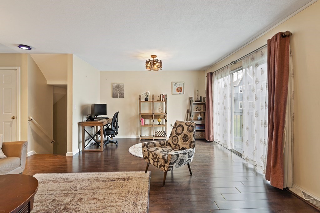 15 Oak Leaf Way Unit: 15