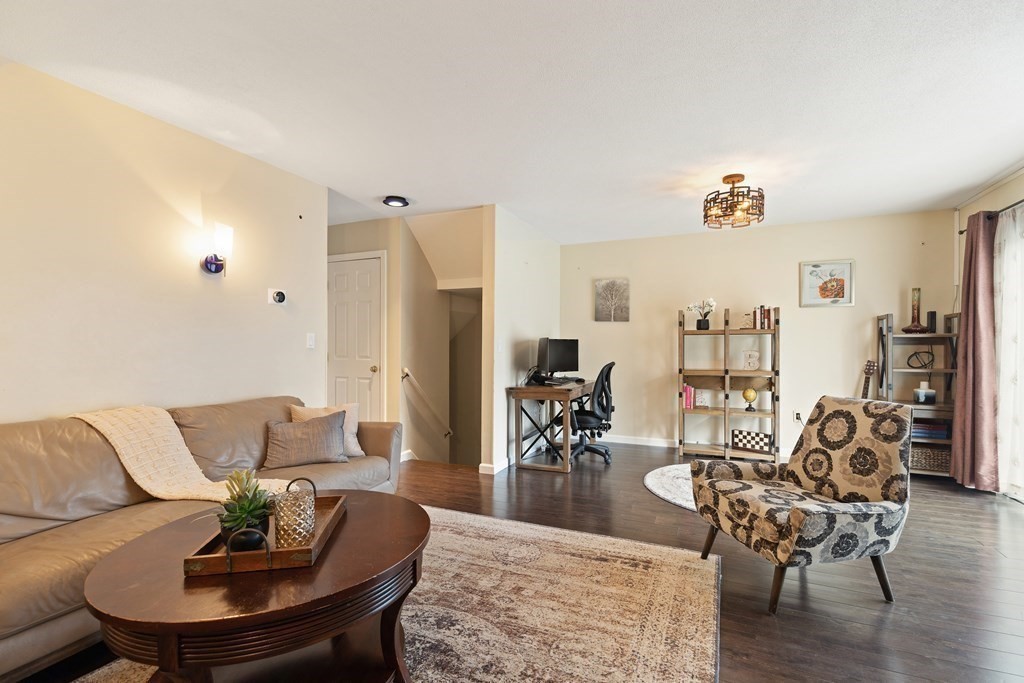 15 Oak Leaf Way Unit: 15