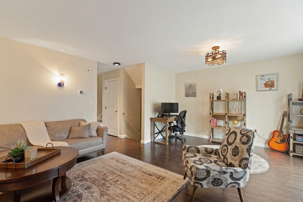 15 Oak Leaf Way Unit: 15
