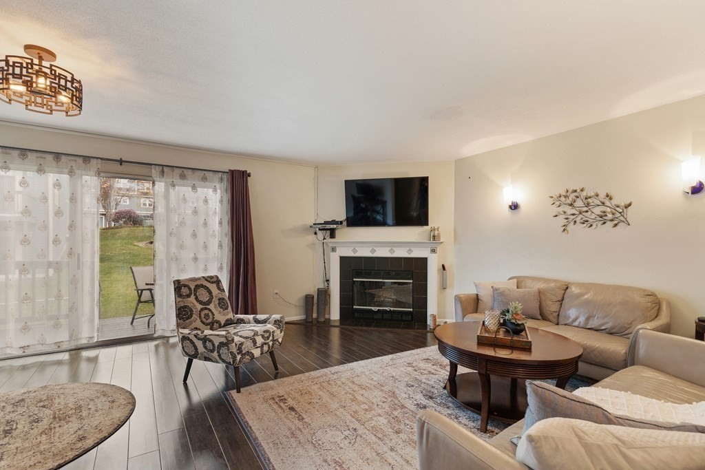 15 Oak Leaf Way Unit: 15