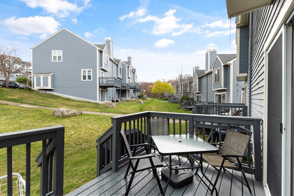15 Oak Leaf Way Unit: 15