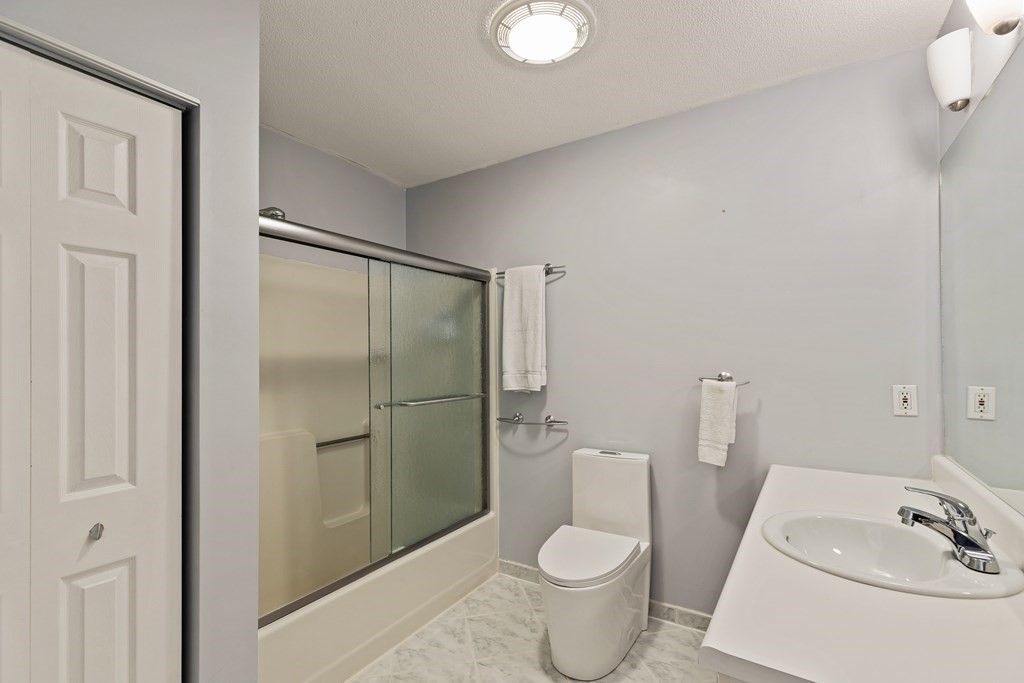 15 Oak Leaf Way Unit: 15
