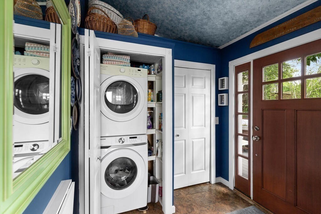 496 Washington St