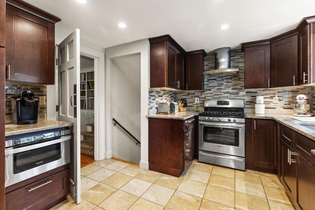 128 Linden St