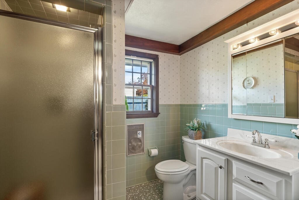 3 Sherwood Ave
