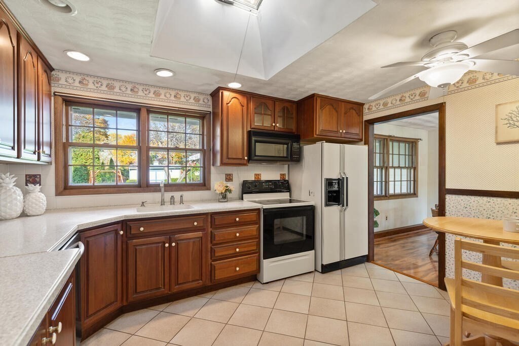 3 Sherwood Ave