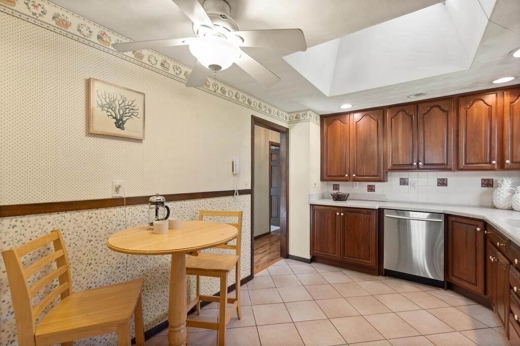 3 Sherwood Ave