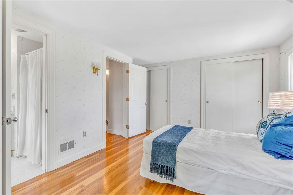 20 Belmont St