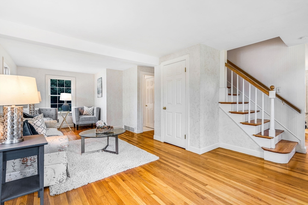 20 Belmont St