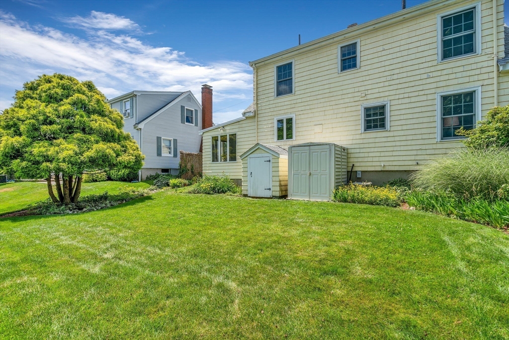 20 Belmont St