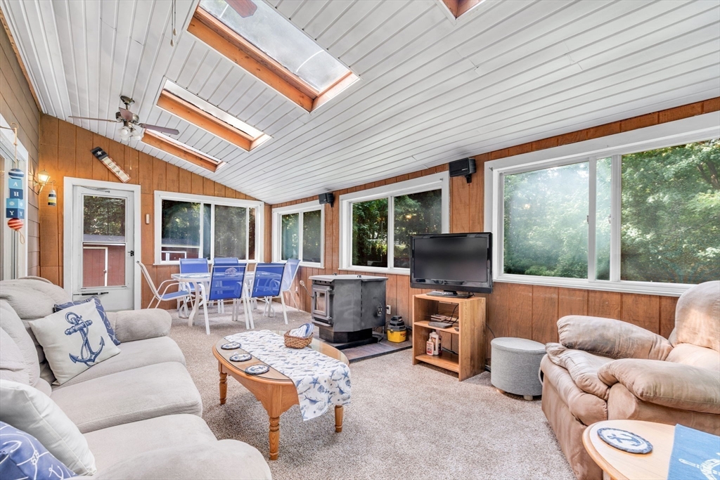 176 Topsfield Rd