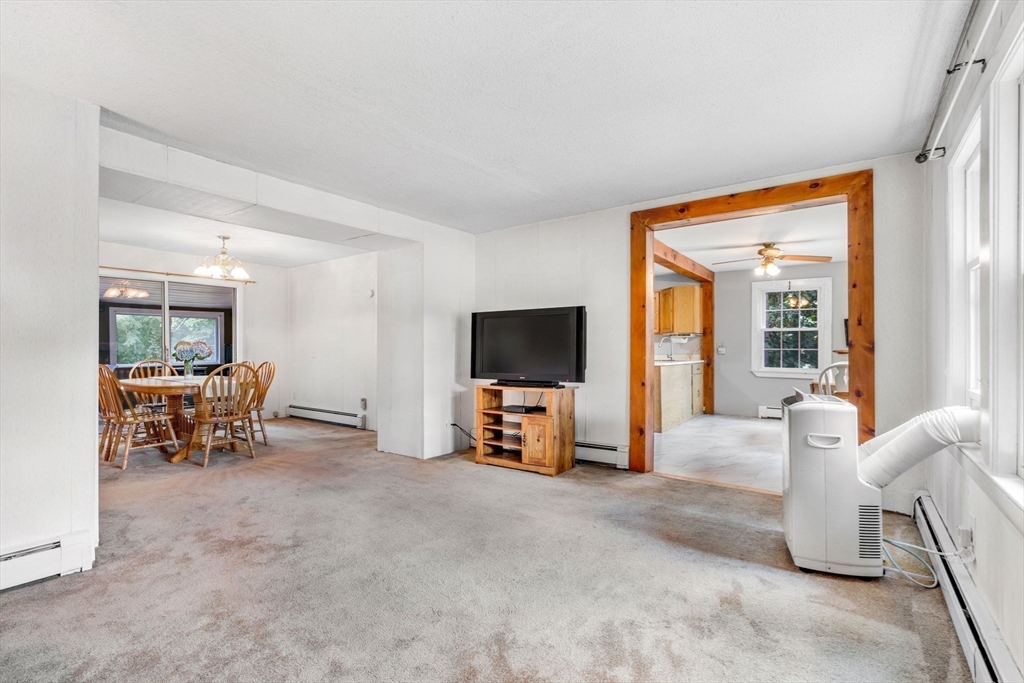 176 Topsfield Rd