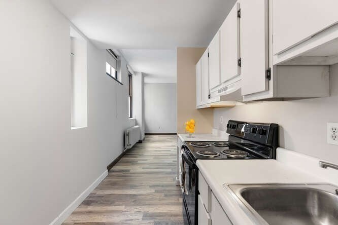 16 Balmoral St # 320