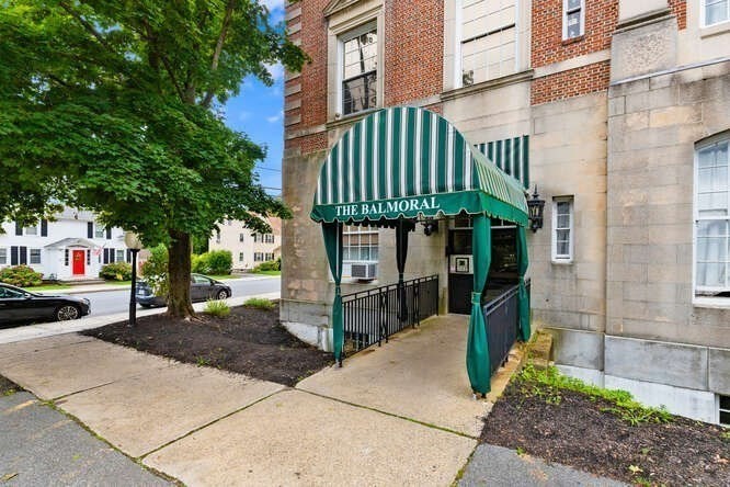 16 Balmoral St # 320