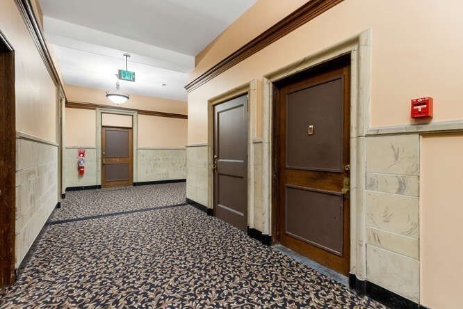 16 Balmoral St # 320