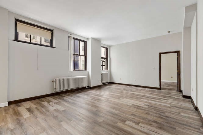 16 Balmoral St # 320