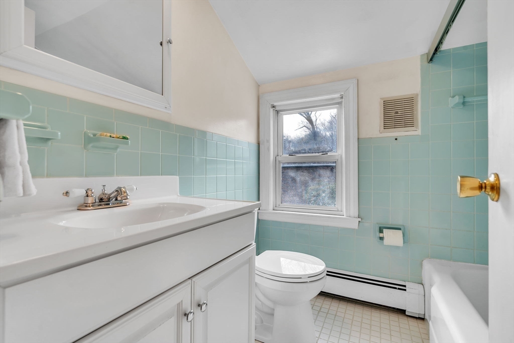 119 Topsfield Rd