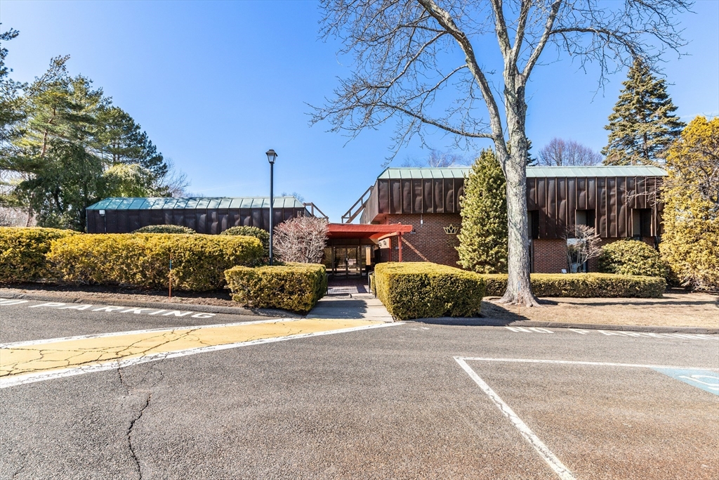 402 Paradise Rd Unit: PHQ