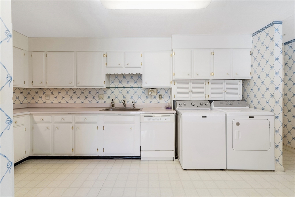 402 Paradise Rd Unit: PHQ