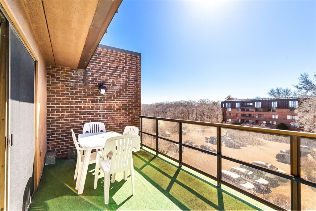 402 Paradise Rd Unit: PHQ