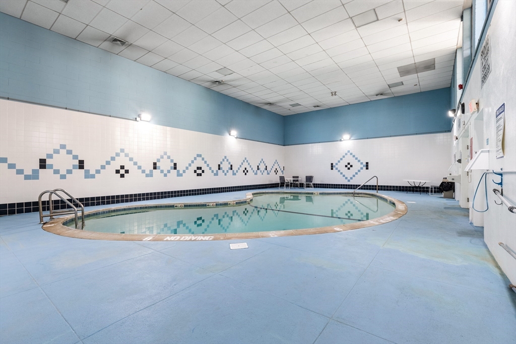 402 Paradise Rd Unit: PHQ