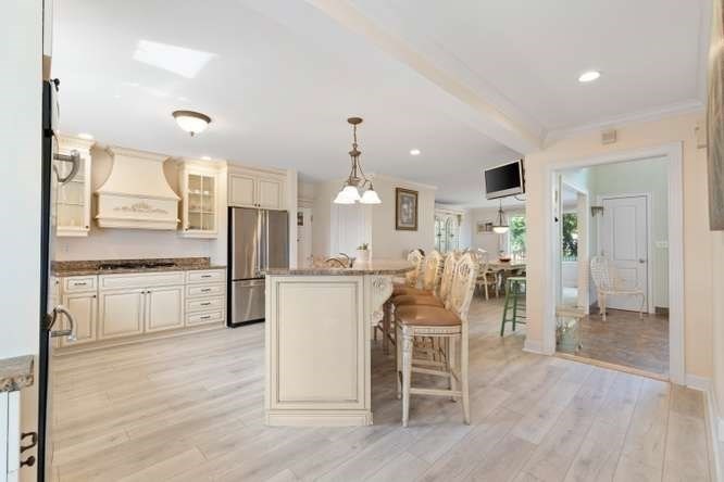 33 Pines Rd