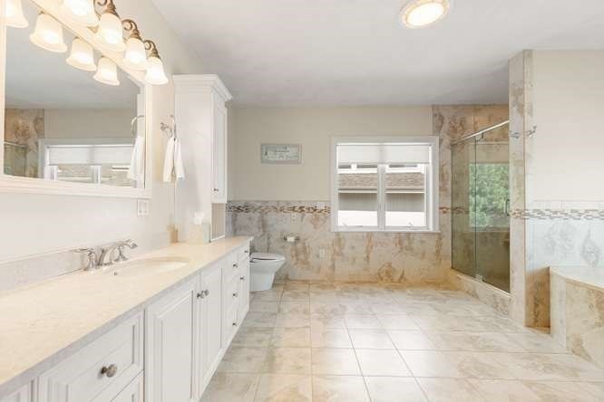 33 Pines Rd