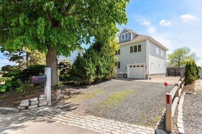 33 Pines Rd
