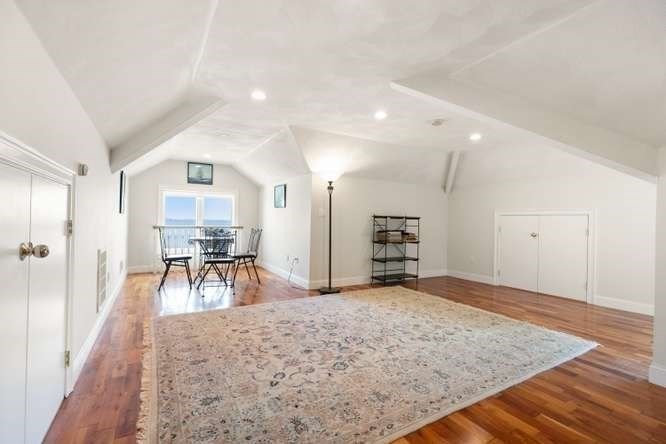 33 Pines Rd