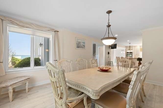 33 Pines Rd