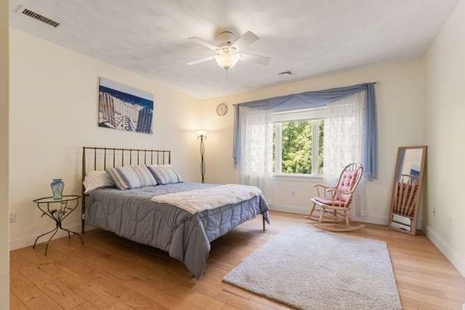 33 Pines Rd
