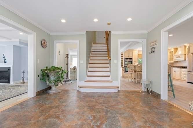 33 Pines Rd