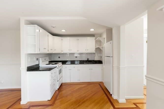 54 Lexington Ave # 32
