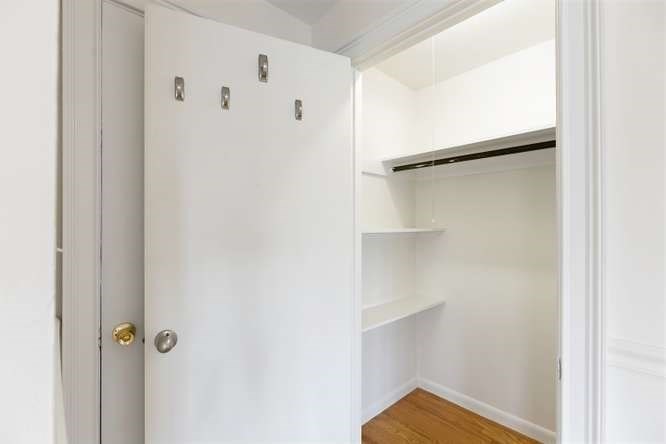 54 Lexington Ave # 32
