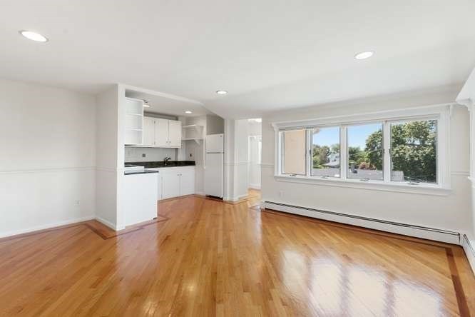 54 Lexington Ave # 32