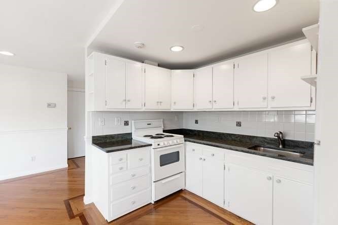 54 Lexington Ave # 32