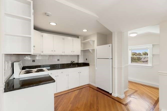 54 Lexington Ave # 32