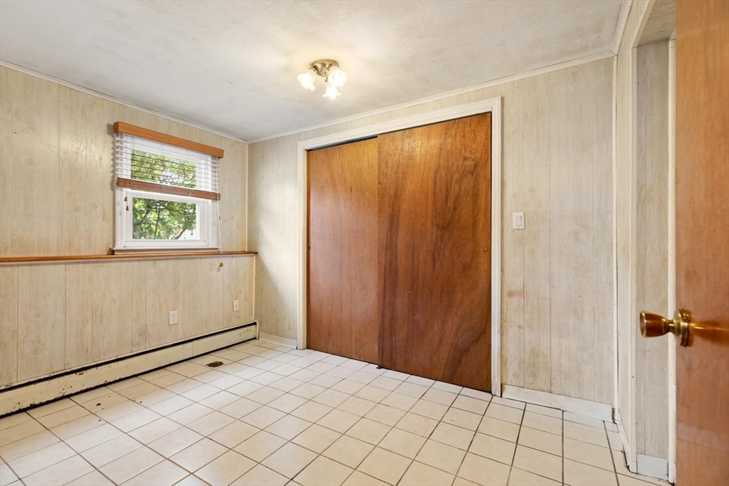 4 Eileen Rd